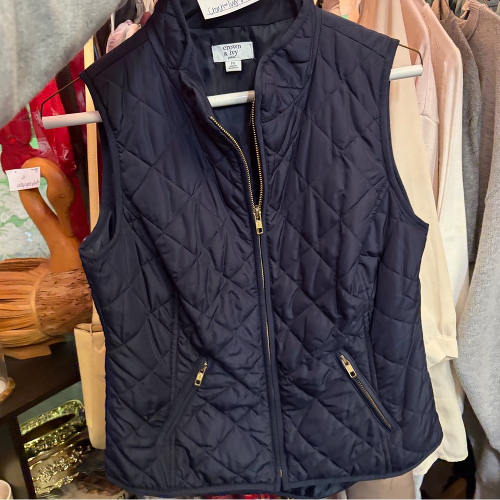 Crown & Ivy Women's Dark Blue Quilted Vest - Picture 1 of 2